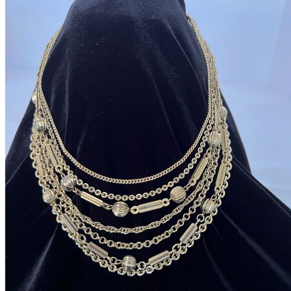 Jewelry - VTG Lisner 7 strand 16 " necklace Gold tone  good condition